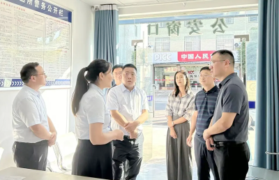 王斌到化龙堰镇调研基层党建和共同缔造工作