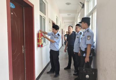 大木厂镇：多部门联合检查开学前校园安全工作