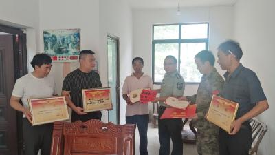 房县大木厂镇：八一慰问送温暖 增进军民鱼水情