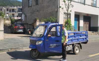 沙河乡：开展道路交通安全知识宣传和劝导工作