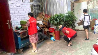 县卫生职工中等专业学校开展“户户走到 情暖小区”志愿服务活动