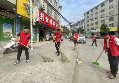 化龙堰镇：党建引领人居环境“焕新颜”