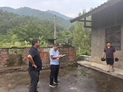 中坝乡：高效推进地灾救险与进城搬迁工作 让受灾群众安家亦安心