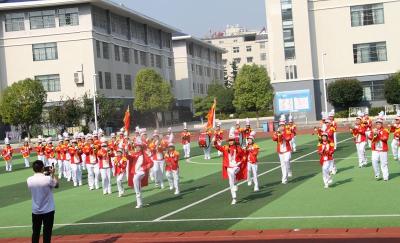 房县东城小学：举行少先队鼓号队展演活动