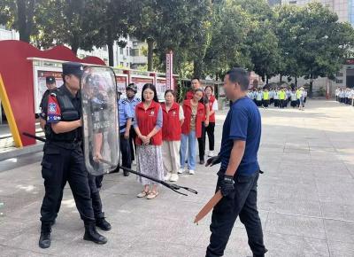 房县城关一中：警校联合行动 共筑安全防线