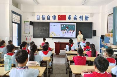 大木厂镇大木小学：情暖教师节 感恩在行动