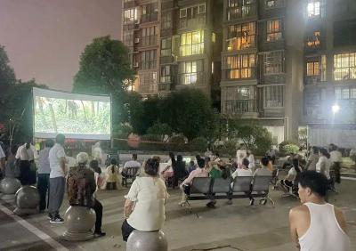 房县东城小学：观红色电影 忆峥嵘岁月