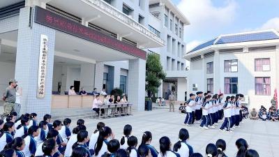 房县职校：新生军训圆满落幕