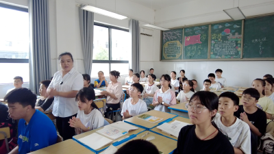 王朝霞：用爱与责任诠释教育真谛