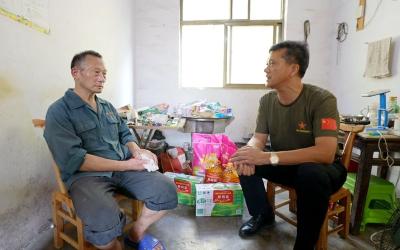 房县退役军人事务局：中秋慰问送关爱 情暖退役老兵心