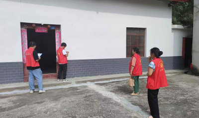 中坝乡：卫生评比“卷”起来 人居环境美起来