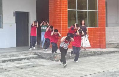 城关镇桃园小学：演练在校园安全记心间