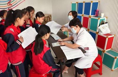 房县东城小学：有效减少近视发生 呵护孩子光明未来