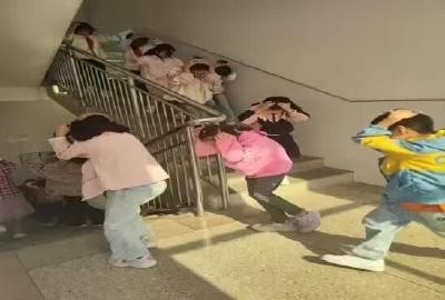 门古寺镇项家河小学：临“震”不乱 未雨绸缪