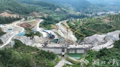 房县：堰河水库建设过半 向下闸蓄水冲刺