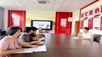 房县一中：构建高效课堂 奏响课改强音