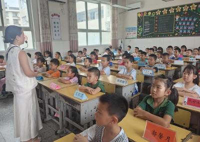 养成好习惯走好第一步——房县实验小学开展一年级新生养成教育活动