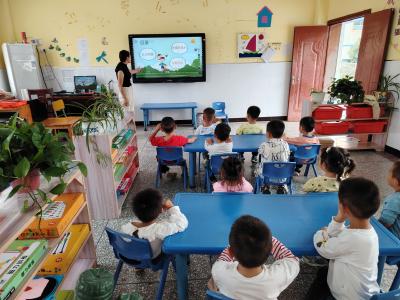 窑淮镇中心幼儿园开展防震减灾安全演练活动