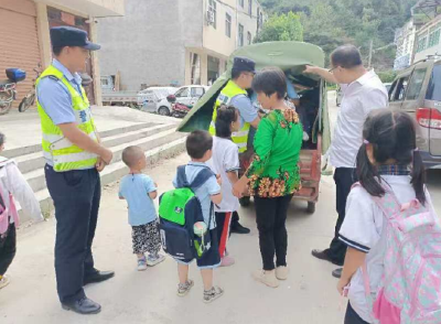 窑淮镇开展校园周边电动三轮车接送学生专项整治