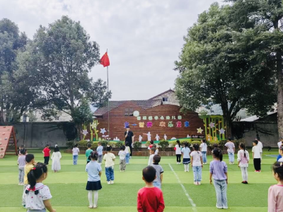 窑淮镇中心幼儿园迎国庆开展“我爱祖国妈妈”  主题教育活动