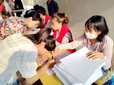 房县城关一中七年级开学报名工作圆满结束