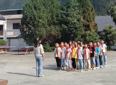 门古寺镇东河小学：举行庆祝中华人民共和国成立75周年系列活动