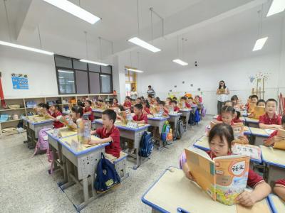 房县思源实验学校：常规有序  从“一”开始