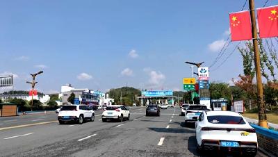 呼北麻安高速我县境内迎来返程高峰