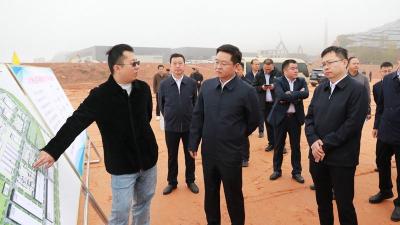 谢晓鸣强调：紧盯时间节点强化服务保障  全力以赴推动项目建设再提速