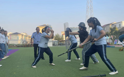 城关镇第二幼儿园开展学习使用九件套的方法培训及应急演练活动