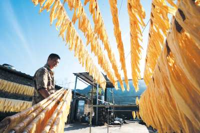 房县手工豆油精 香飘海内外