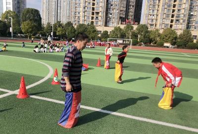 房县东城小学三年级体育节闭幕