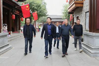 谢晓鸣检查国庆假期安全生产和文旅消费情况