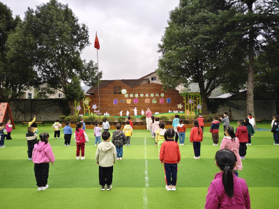 窑淮镇中心幼儿园开展霜降节气主题活动