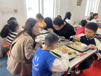 姚坪小学：“味”爱同行  共筑健康