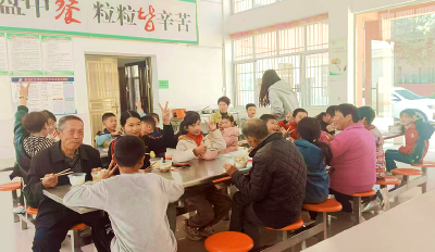 军店镇月明小学：“妈妈后厨”暖胃更暖心