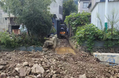 土城镇：代表勤走访 畅渠保民安