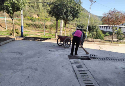  门古寺镇叶家河村：清洁行动齐上阵，共同缔造幸福村