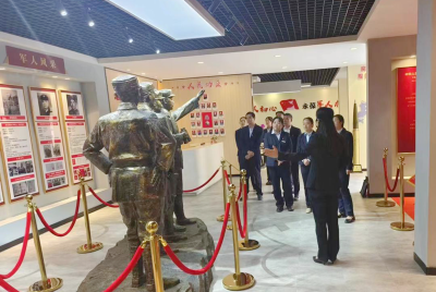 中国邮政储蓄银行房县支行组织党员干部参观红色教育基地