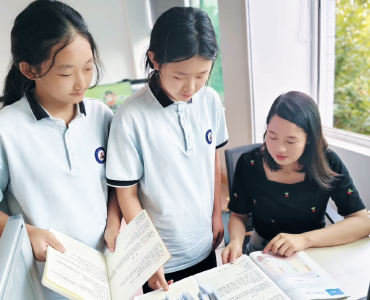 房县城关一中教师王丽： 学生成长路上的领航人