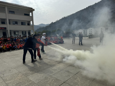 ​窑淮镇窑淮学校：共筑消防防线 守护和谐校园