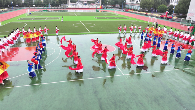 房县实验中学：秋风扬帆竞技场 运动燃情绽活力