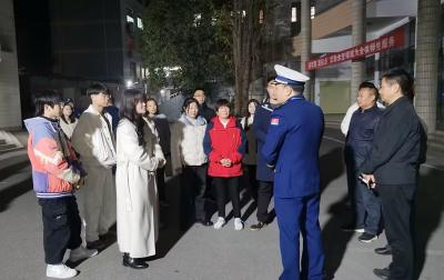  房县城关一中：筑牢校园安全防线