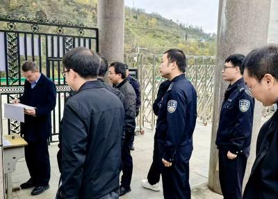 县平安委到门古寺镇开展矛盾排查等安全工作