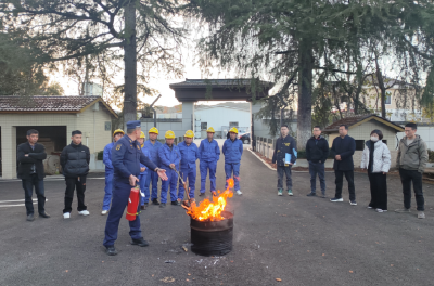 房县鑫茂水利集团：开展“全民消防、生命至上”消防应急演练