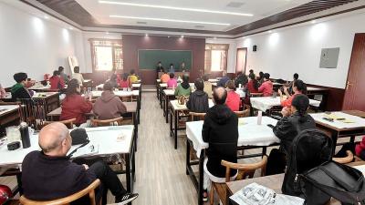 房县老年大学摄影班正式开班