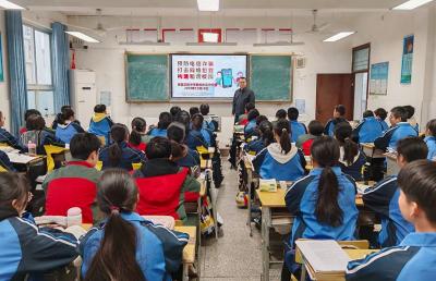 房县实验中学教联体：筑防诈骗之堤 共绘平安校园