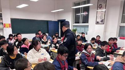 门古中学：排查管制刀具 守护校园安全
