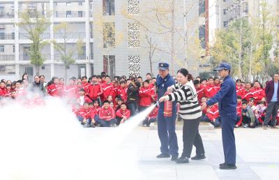 房县东城小学晓阳校区:开展消防演练 筑牢安全防线