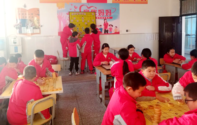 城关镇花宝小学：以棋启智 乐在“棋”中